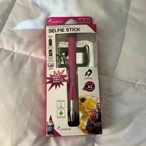 Travelocity Connect & Shoot Selfie Stick in Pink